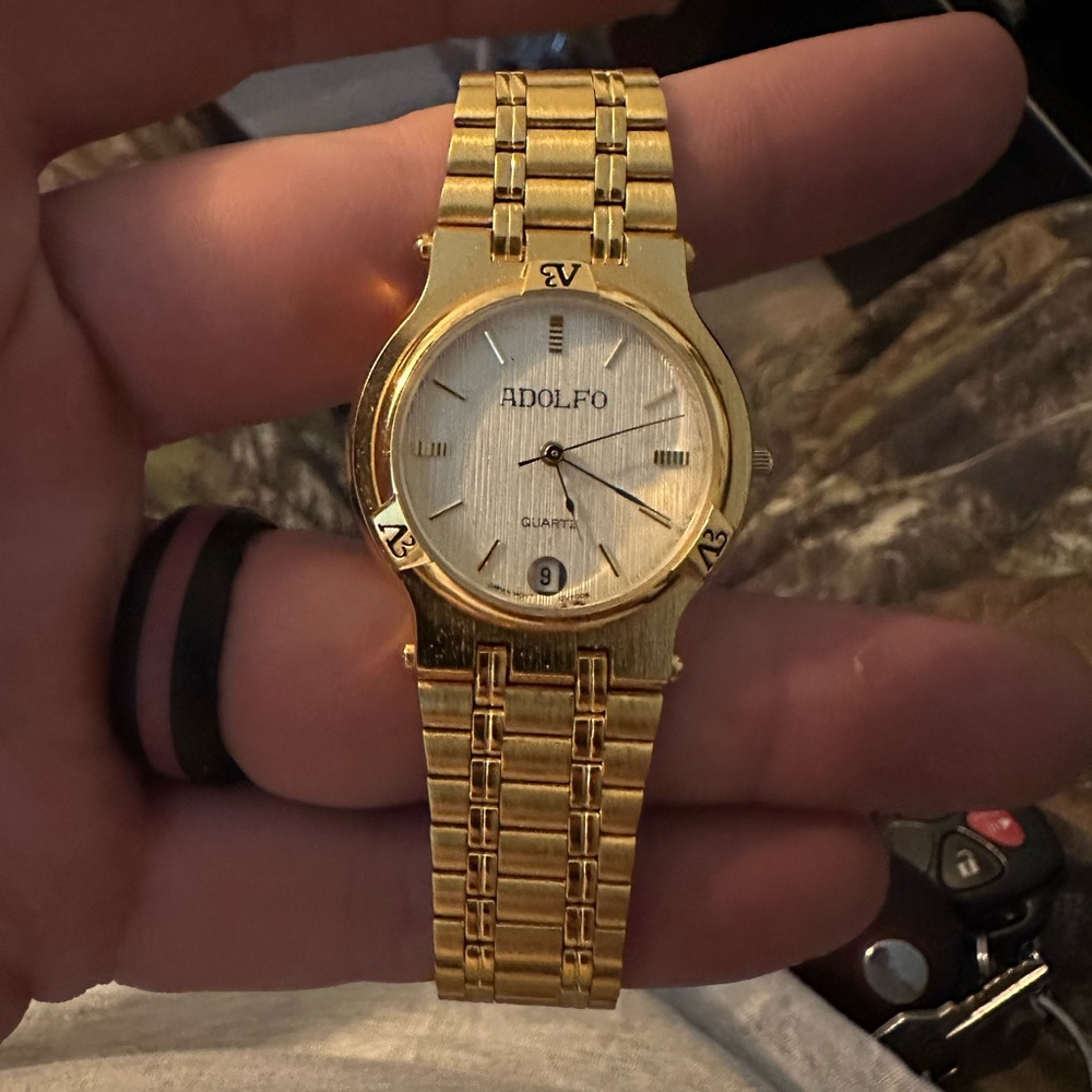 Adolfo Gold Smartwatch with Classic Design